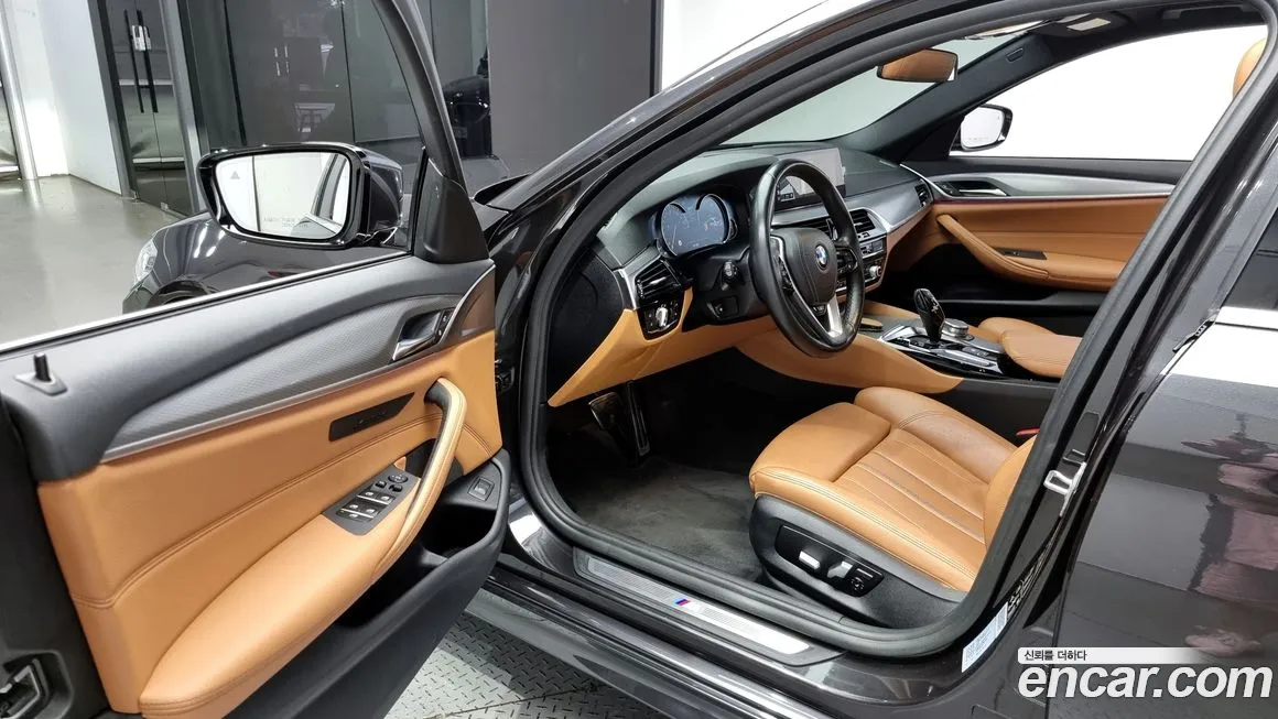 BMW 5 Series (G30) 2018 Серый из Кореи, фото 2