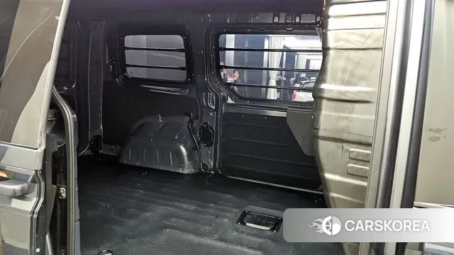 Hyundai Staria 2023 Серый из Кореи, фото 2