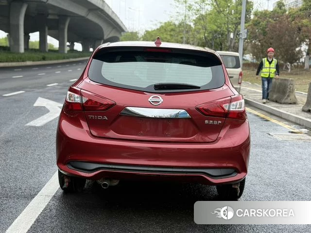 Nissan TIIDA 2021 Красный из Китая, фото 2