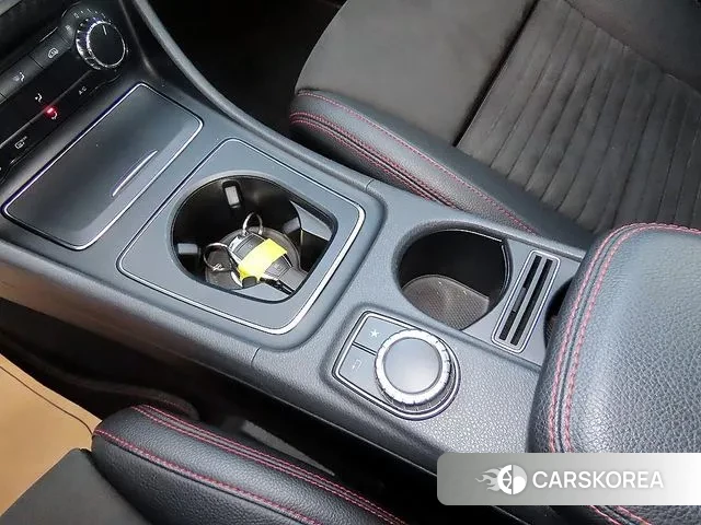 Mercedes-Benz A-Class W176 2018 Серебристо-серый из Кореи, фото 2