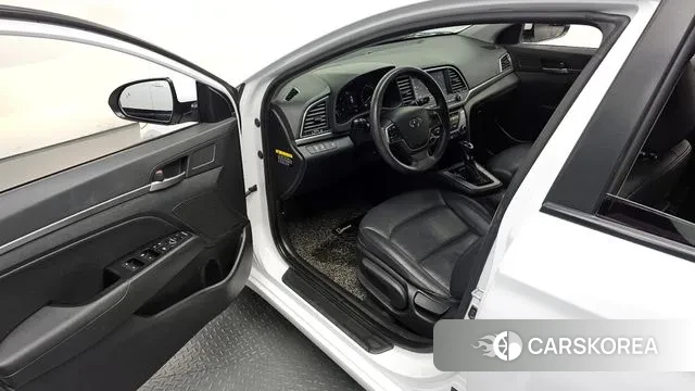 Hyundai Avante AD 2018 Белый из Кореи, фото 2