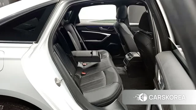 Audi A6 (C8) 2023 Белый из Кореи, фото 2