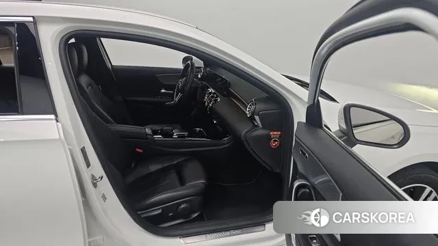 Mercedes-Benz A-Class W177 2021 Белый из Кореи, фото 2