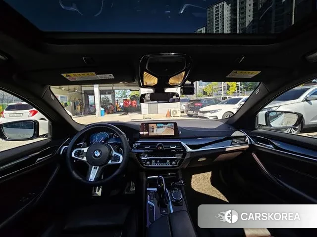 BMW 5 Series (G30) 2019 Белый из Кореи, фото 2