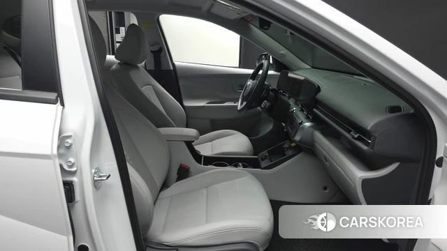 Hyundai Kona (SX2) 2025 Белый из Кореи, фото 2