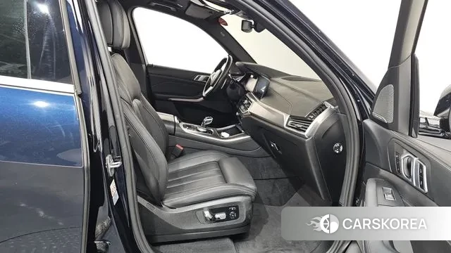 BMW X5 (G05) 2021 Черный из Кореи, фото 2