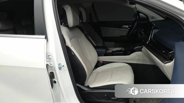 Kia Sportage 5th Generation 2023 Белый из Кореи, фото 2