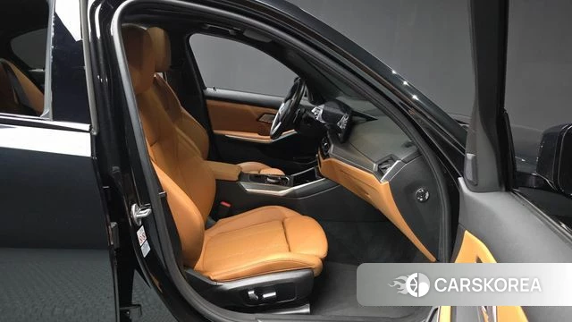 BMW 3 Series (G20) 2023 Черный из Кореи, фото 2