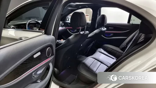 Mercedes-Benz E-Class W213 2023 Белый из Кореи, фото 2