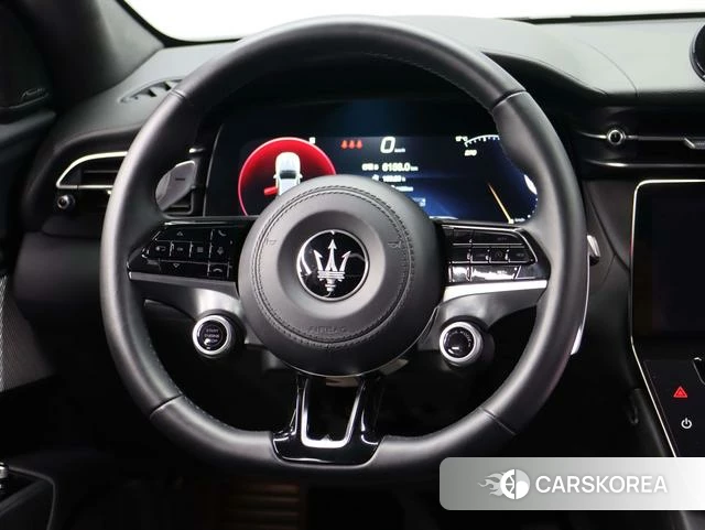 Maserati Grecale 2023 Белый из Китая, фото 2