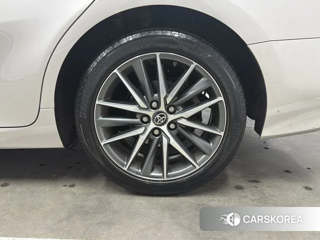 Toyota Camry 2021 Белый из Китая, фото 2
