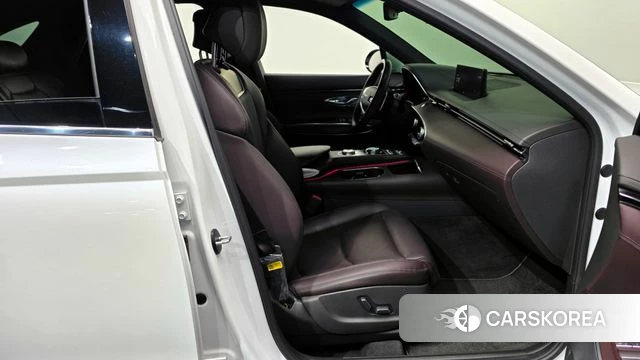 Genesis GV70 2022 Белый из Кореи, фото 2