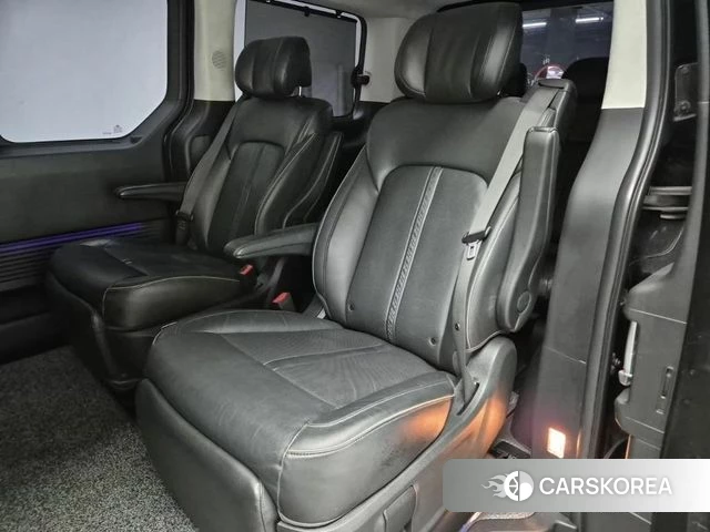 Hyundai Staria 2023 Черный из Кореи, фото 2