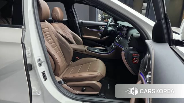 Mercedes-Benz E-Class W213 2022 Белый из Кореи, фото 2
