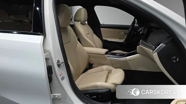 BMW 3 Series (G20) 2024 Белый из Кореи, фото 2