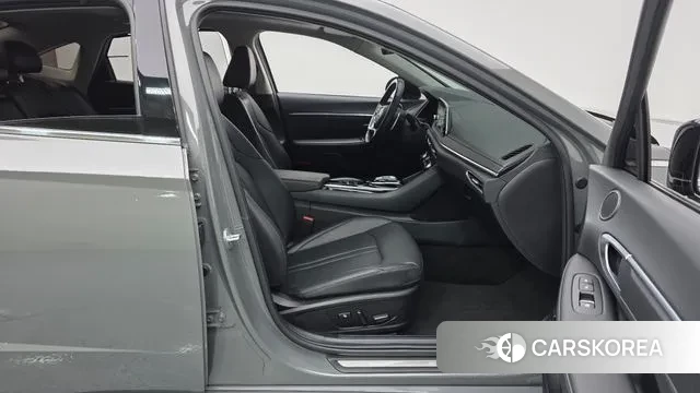 Hyundai Sonata (DN8) 2021 Серебристо-серый из Кореи, фото 2