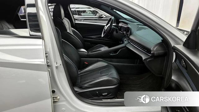 Hyundai Avante (CN7) 2021 Серебристо-серый из Кореи, фото 2