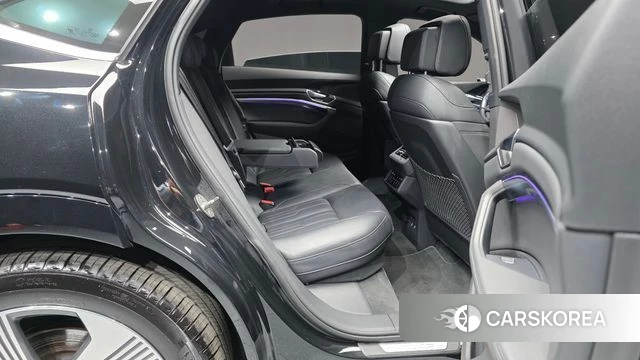 Audi e-Tron 2022 Черный из Кореи, фото 2