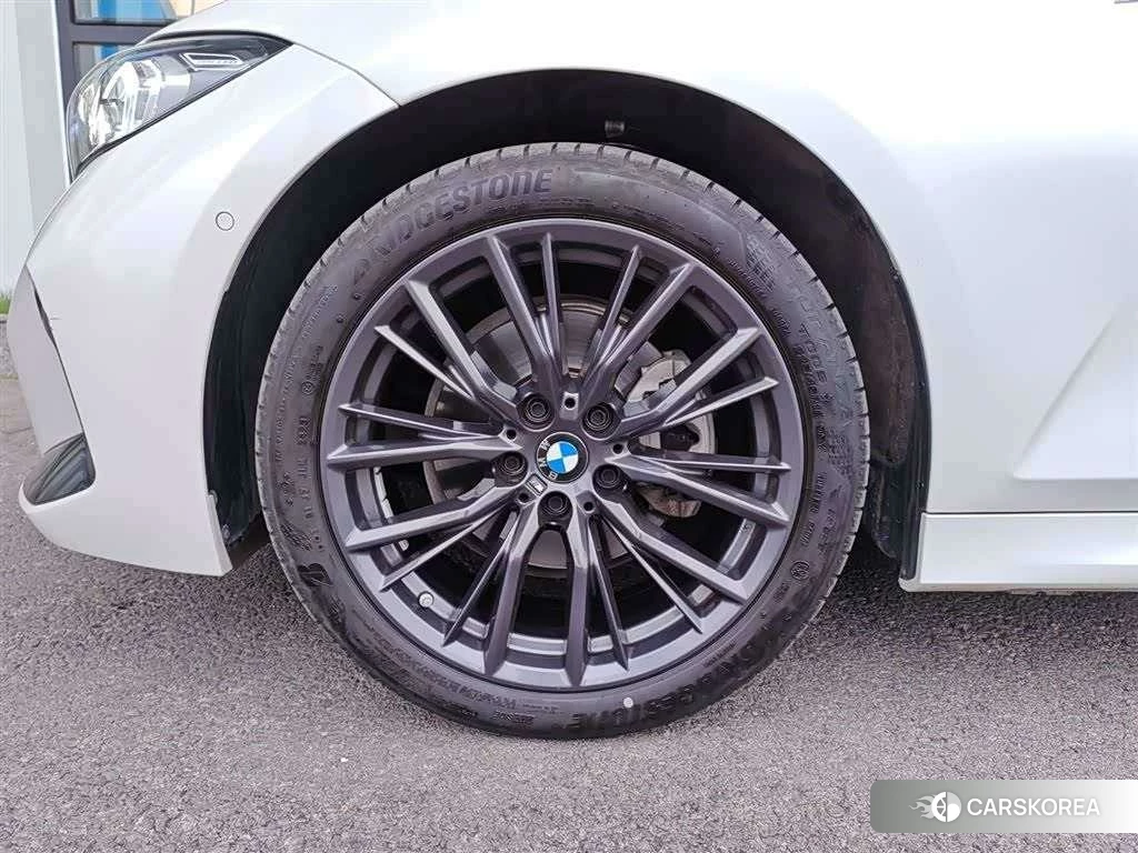 BMW 3 series 2022 Белый из Китая, фото 2
