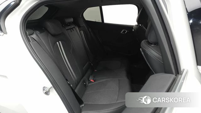 BMW 1 Series (F40) 2020 Белый из Кореи, фото 2