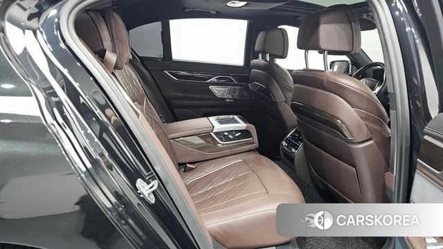 BMW 7 Series (G11) 2022 Черный из Кореи, фото 2