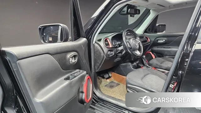 Jeep Renegade 2018 Черный из Кореи, фото 2