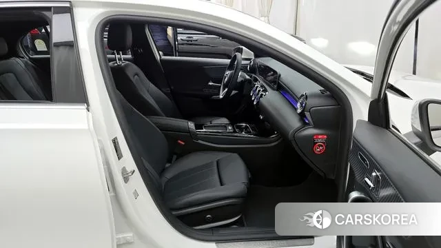 Mercedes-Benz A-Class W177 2025 Белый из Кореи, фото 2