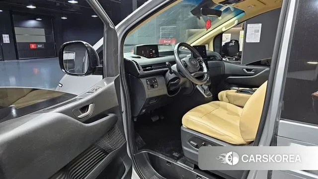 Hyundai Staria 2024 Серебристо-серый из Кореи, фото 2