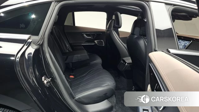 Mercedes-Benz EQE V295 2023 Черный из Кореи, фото 2