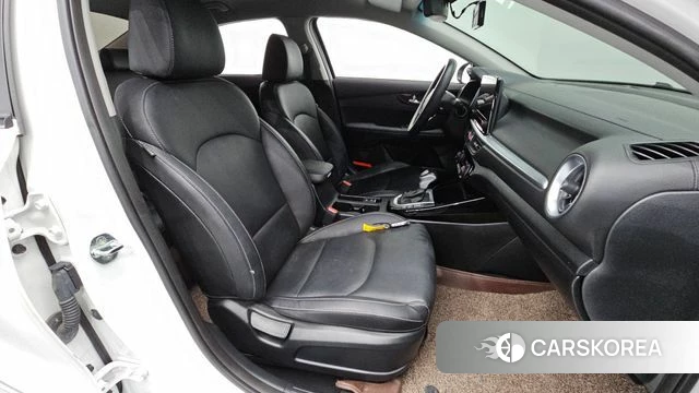 Kia The New K3 2nd generation 2022 Белый из Кореи, фото 2