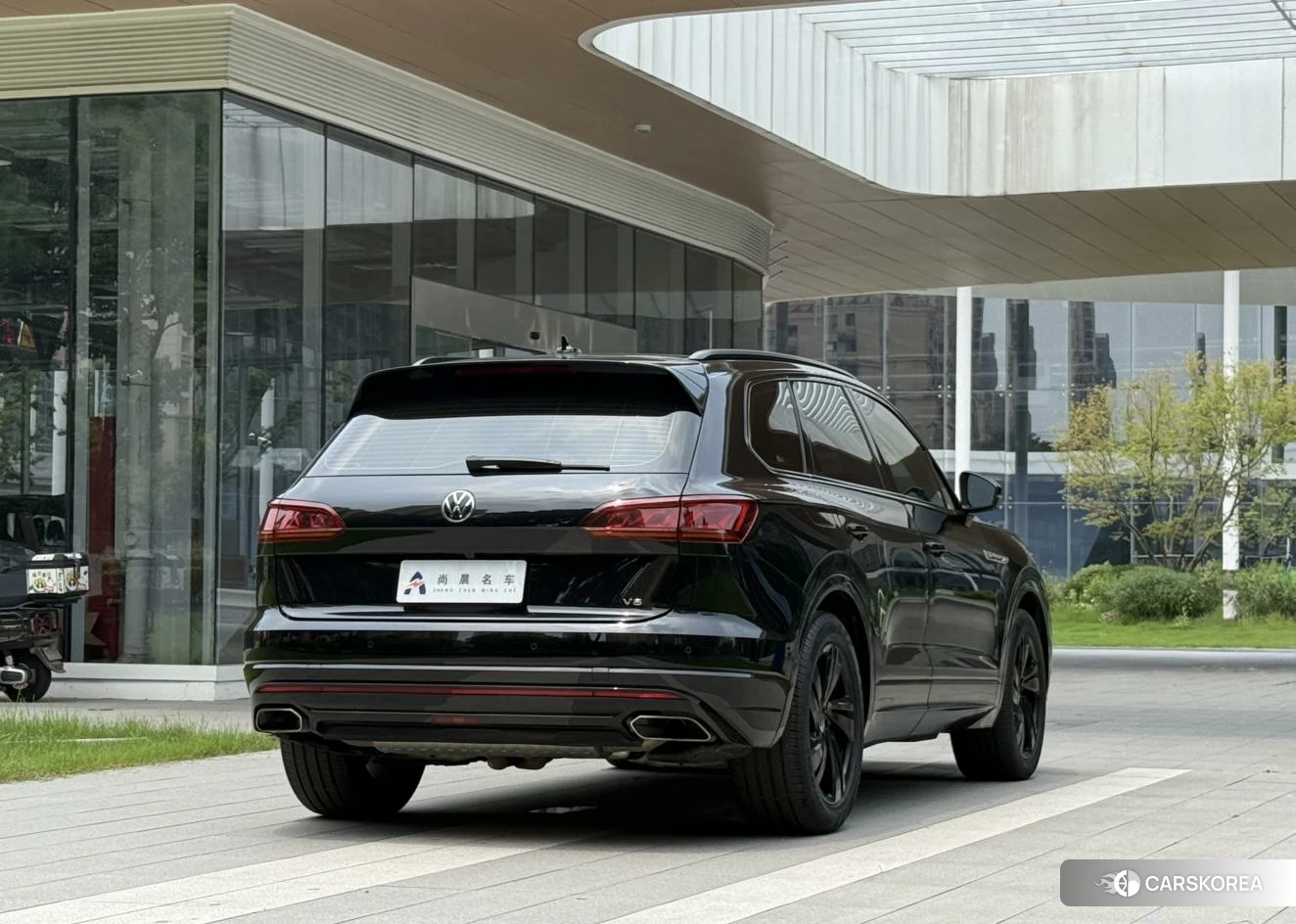 Volkswagen Touareg 2021 Черный из Китая, фото 2