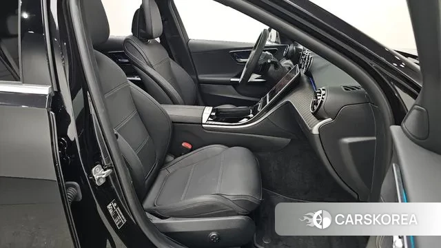 Mercedes-Benz C-Class W206 2024 Черный из Кореи, фото 2