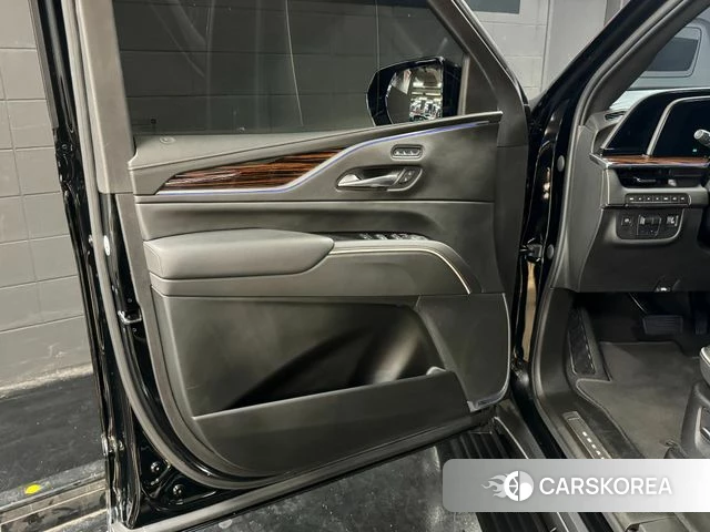 Cadillac Escalade 5th Generation 2021 Черный из Кореи, фото 2