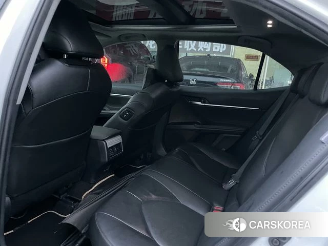 Toyota Camry 2021 Белый из Китая, фото 2