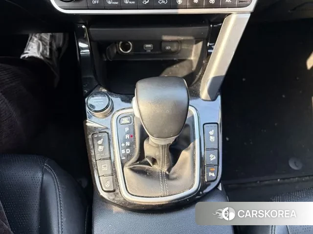 Kia Seltos 2022 Черный из Кореи, фото 2