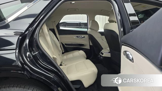 Genesis GV70 2021 Черный из Кореи, фото 2