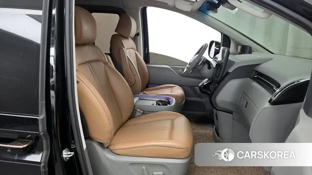 Hyundai Staria 2021 Черный из Кореи, фото 2