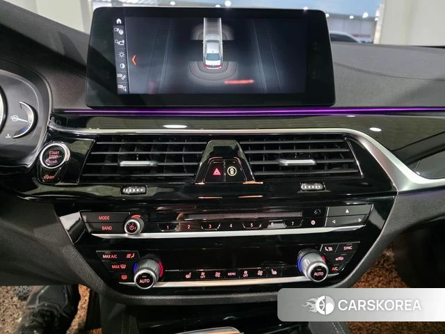 BMW 5 Series (G30) 2018 Черный из Кореи, фото 2