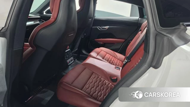 Audi e-Tron GT 2022 Белый из Кореи, фото 2