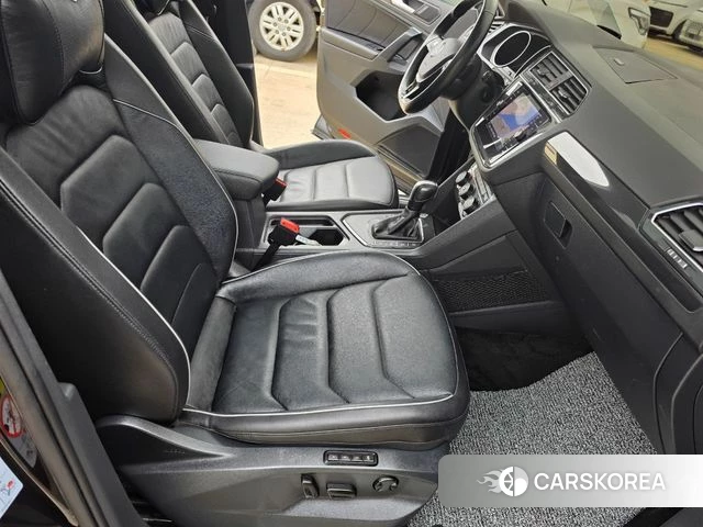 Volkswagen Tiguan second Generation 2019 Черный из Кореи, фото 2