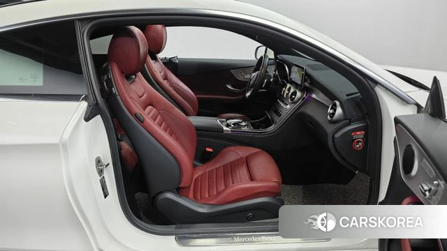 Mercedes-Benz C-Class W205 2021 Белый из Кореи, фото 2