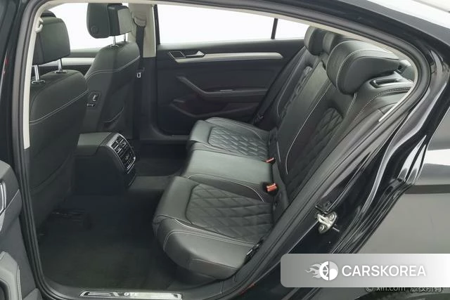 Volkswagen Magotan PHEV 2022 Черный из Китая, фото 2