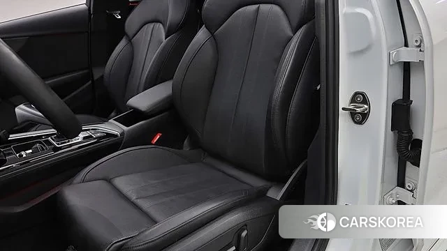 Audi A4 (B9) 2023 Белый из Кореи, фото 2