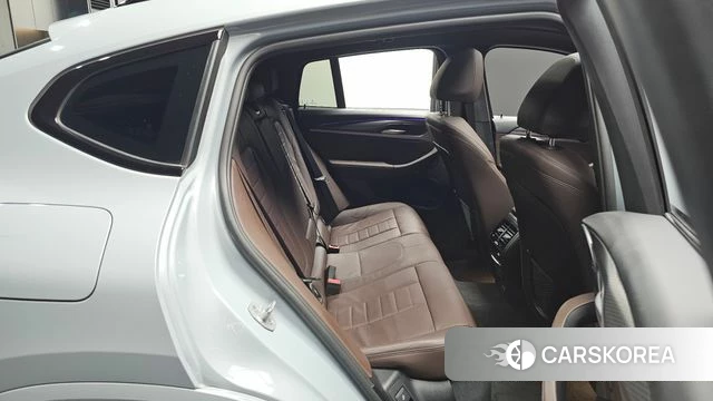 BMW X4 (G02) 2023 Серебристо-серый из Кореи, фото 2