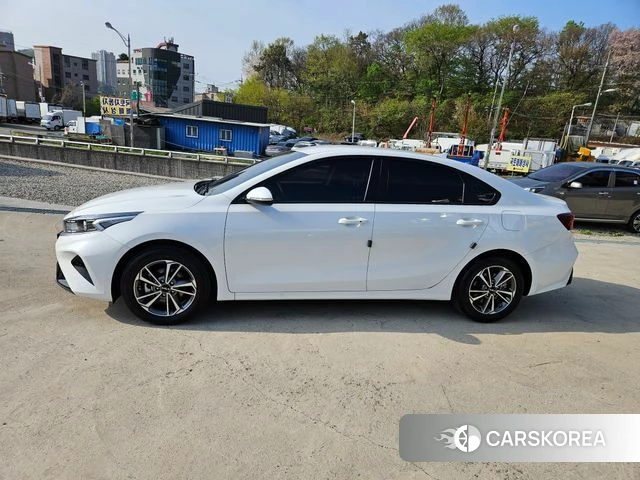 Kia The New K3 2nd generation 2023 Белый из Кореи, фото 2