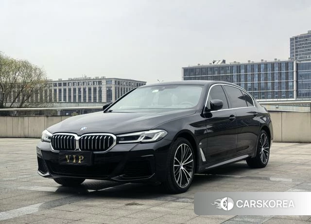 BMW 5 series 2022 Черный из Китая, фото 2