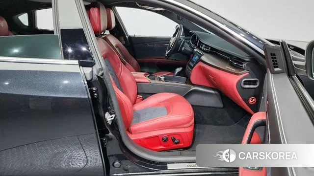 Maserati Quattroporte 2020 Черный из Кореи, фото 2