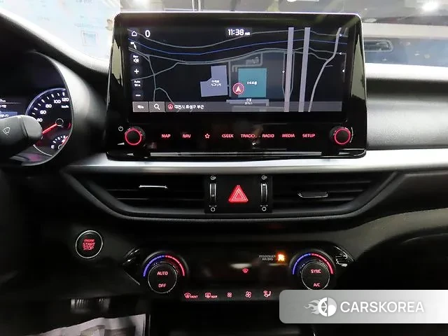 Kia The New K3 2nd generation 2022 Белый из Кореи, фото 2