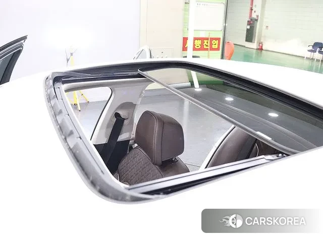 BMW 5 Series (G30) 2019 Белый из Кореи, фото 2