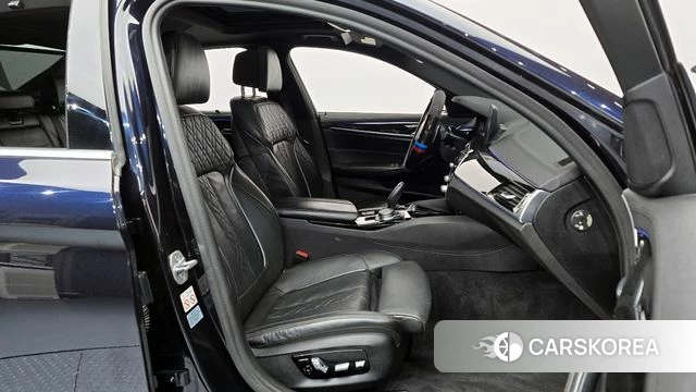 BMW 5 Series (G30) 2019 Черный из Кореи, фото 2